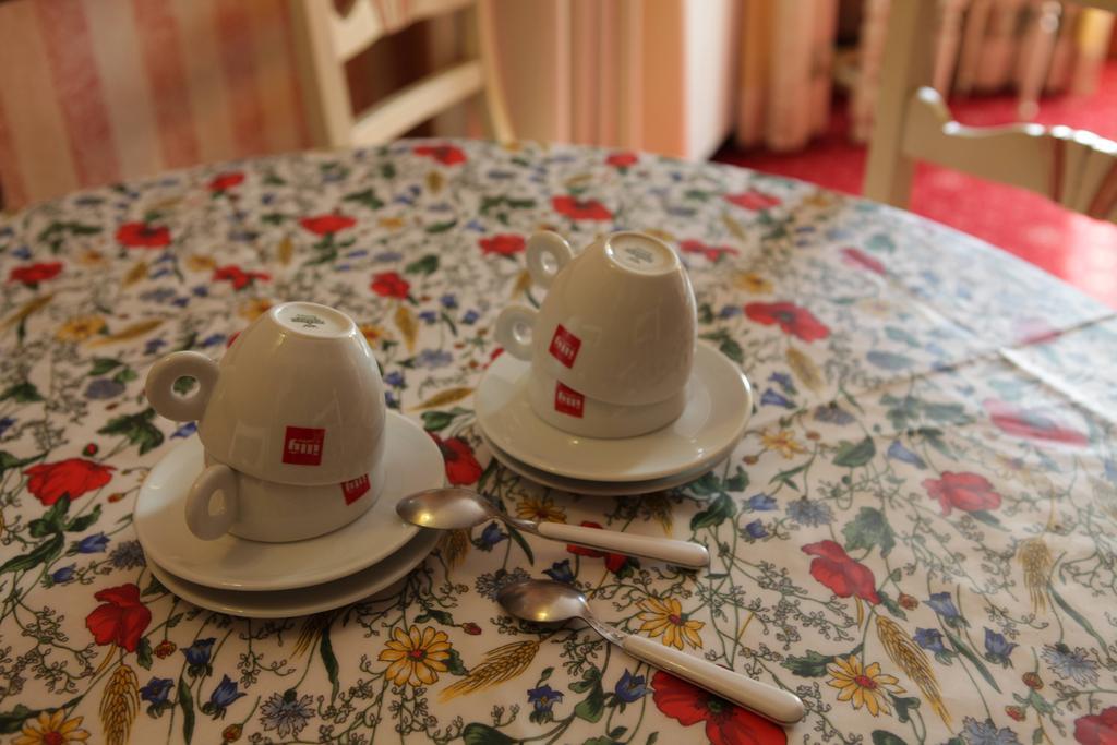 Hotel Petit Prince Antagnod Quarto foto