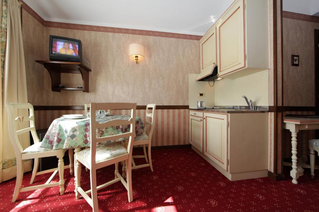 Hotel Petit Prince Antagnod Quarto foto