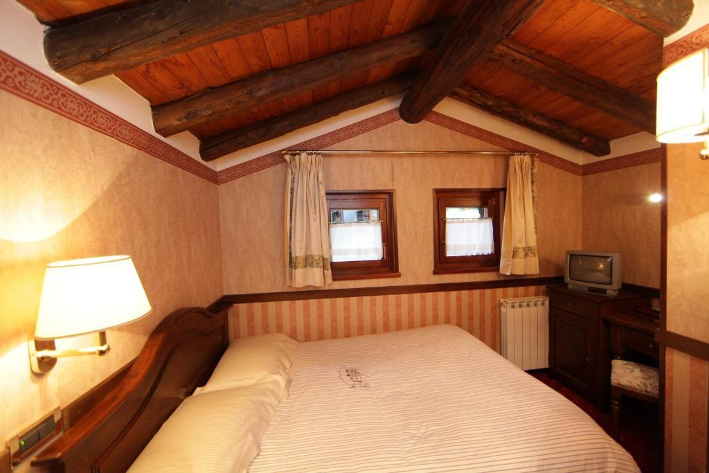 Hotel Petit Prince Antagnod Quarto foto
