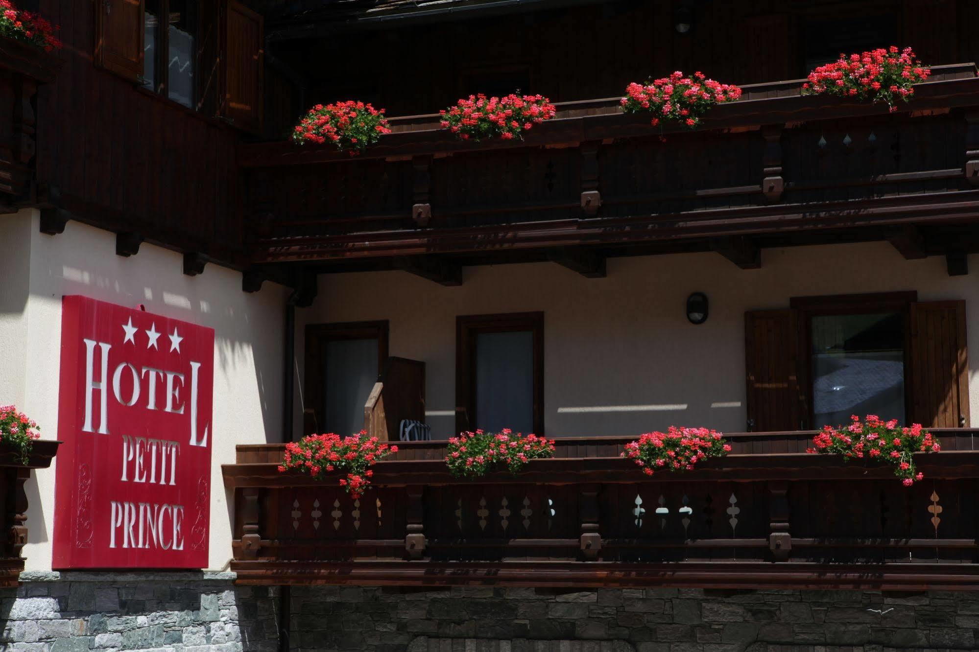 Hotel Petit Prince Antagnod Exterior foto