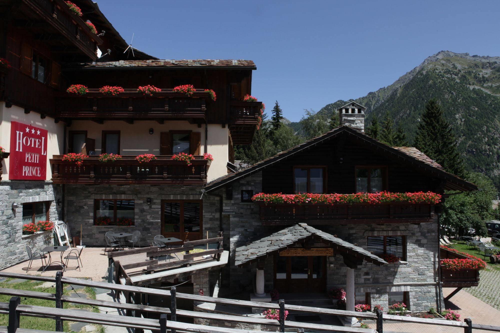 Hotel Petit Prince Antagnod Exterior foto